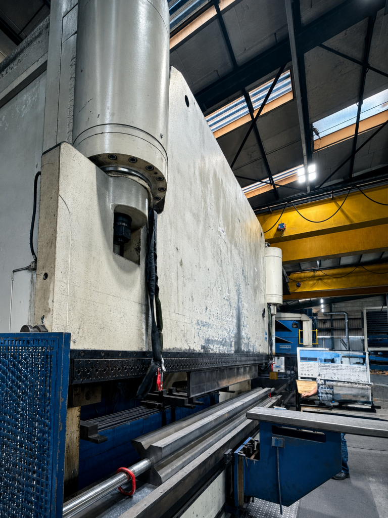 Biegemaschine 600to 5m